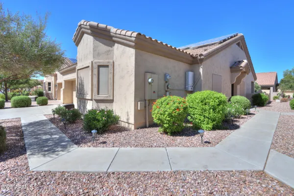 Property Slideshow image 3 of 61 | 1582 e manor dr, Casa Grande, AZ, 85122