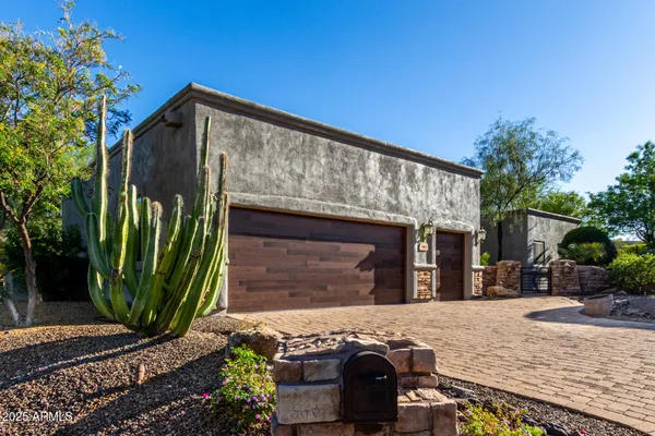 Property Slideshow image 2 of 46 | 19011 e box bar trl, Rio Verde, AZ, 85263