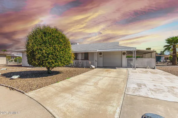 Property Slideshow image 2 of 27 | 11827 n 111th ave, Sun City, AZ, 85351