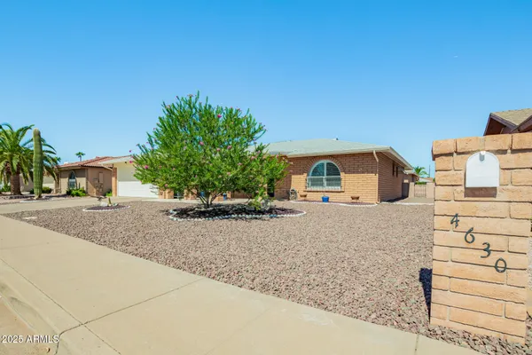 Property Slideshow image 3 of 35 | 4630 e capri ave, Mesa, AZ, 85206