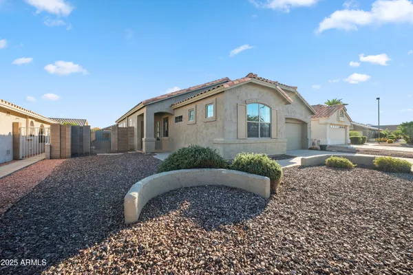 Property Slideshow image 2 of 44 | 18089 w weatherby dr, Surprise, AZ, 85374