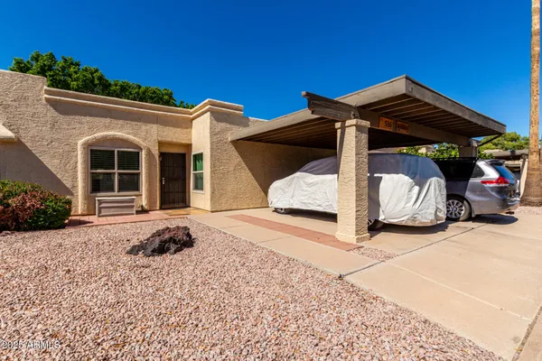 Property Slideshow image 2 of 39 | 516 s 77th st, Mesa, AZ, 85208