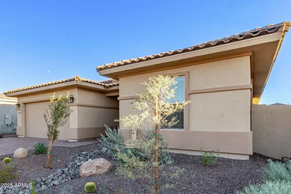 Property Slideshow image 2 of 57 | 18119 w silverwood dr, Goodyear, AZ, 85338