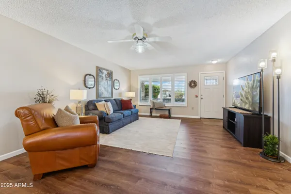 Property Slideshow image 3 of 24 | 9831 w pebble beach dr, Sun City, AZ, 85351