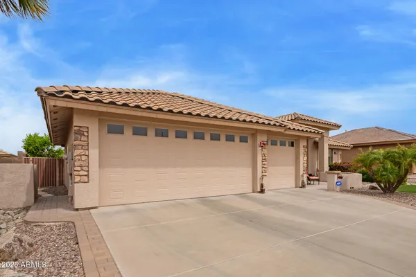 Property Slideshow image 2 of 41 | 10904 e plata ave, Mesa, AZ, 85212