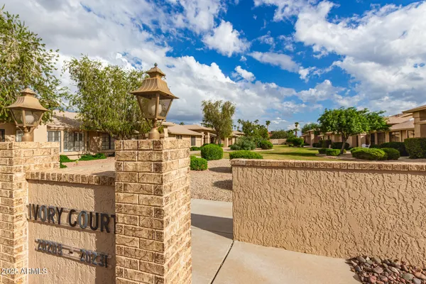 Property Slideshow image 2 of 40 | 20221 n broken arrow dr, Sun City West, AZ, 85375