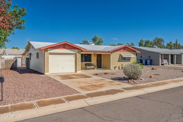 Property Slideshow image 2 of 42 | 1694 w 13th ave, Apache Junction, AZ, 85120