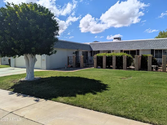 Property Slideshow image 2 of 24 | 10509 w roundelay cir, Sun City, AZ, 85351