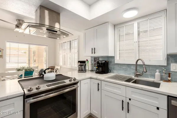 Property Slideshow image 3 of 54 | 26414 s lakemont dr, Sun Lakes, AZ, 85248