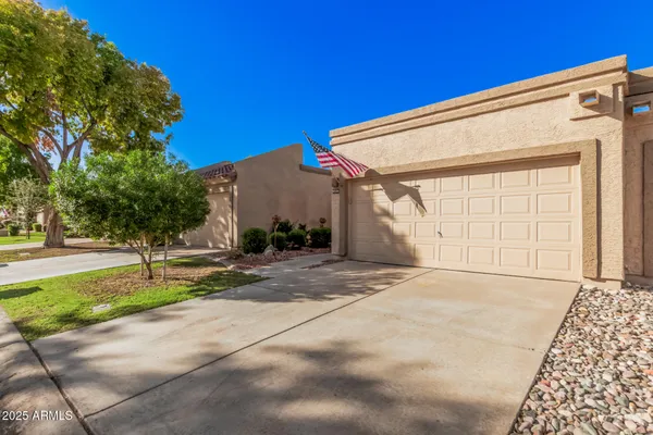 Property Slideshow image 2 of 44 | 9704 w tonto ln, Peoria, AZ, 85382