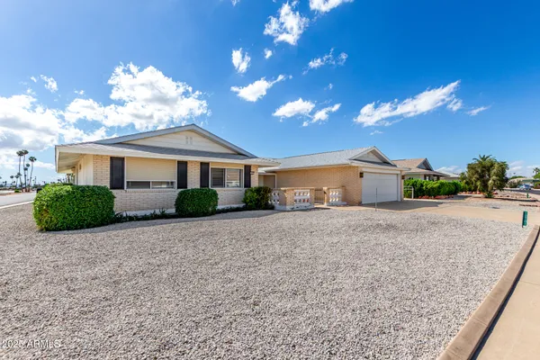 Property Slideshow image 3 of 43 | 10701 w el capitan cir, Sun City, AZ, 85351