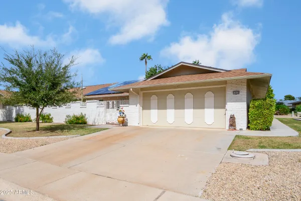 Property Slideshow image 3 of 29 | 12934 w shadow hills dr, Sun City West, AZ, 85375