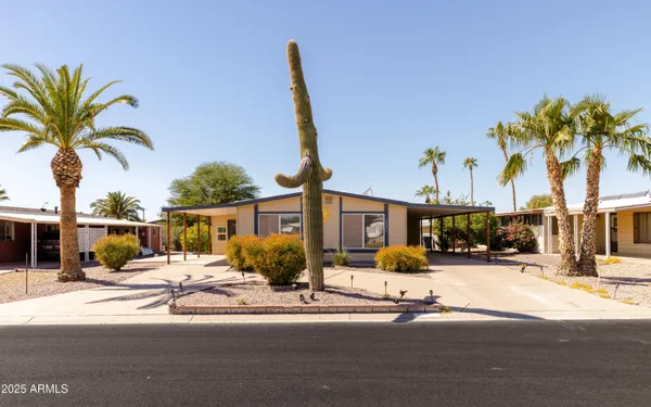 Property Slideshow image 2 of 27 | 25424 s montana ave, Sun Lakes, AZ, 85248