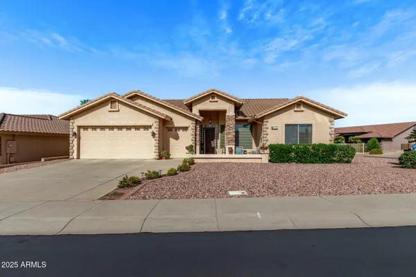 Property Slideshow image 2 of 47 | 2740 s teakwood cir, Mesa, AZ, 85209
