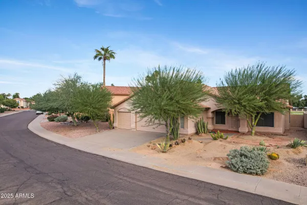 Property Slideshow image 2 of 38 | 11623 s 46th st, Phoenix, AZ, 85044