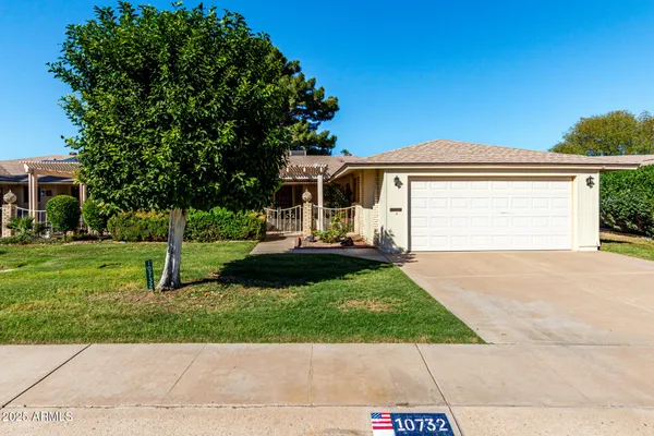 Property Slideshow image 2 of 34 | 10732 w denham dr, Sun City, AZ, 85351