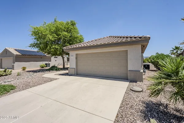 Property Slideshow image 3 of 46 | 15960 w indigo ln, Surprise, AZ, 85374
