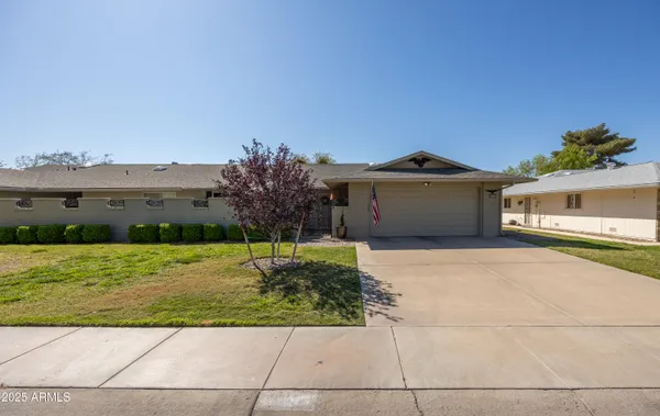 Property Slideshow image 3 of 26 | 18835 n mayan dr, Sun City, AZ, 85373