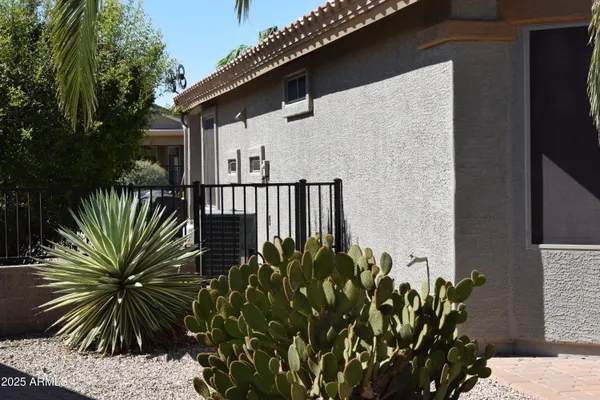 Property Slideshow image 2 of 33 | 131 s verde ln, Casa Grande, AZ, 85194