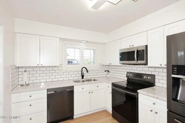 Property Slideshow image 2 of 45 | 11442 n coggins dr, Sun City, AZ, 85351