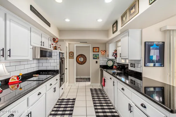 Property Slideshow image 2 of 31 | 10814 w cameo dr, Sun City, AZ, 85351