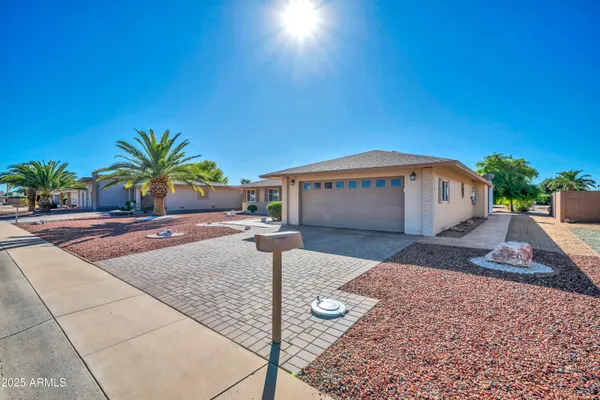 Property Slideshow image 3 of 45 | 10621 w garnette dr, Sun City, AZ, 85373