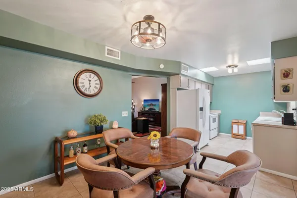 Property Slideshow image 3 of 37 | 13233 n 99th dr, Sun City, AZ, 85351