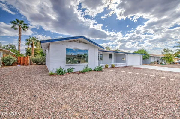 Property Slideshow image 2 of 35 | 6027 e duncan st, Mesa, AZ, 85205