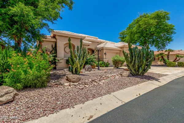 Property Slideshow image 3 of 68 | 9011 e emerald dr, Sun Lakes, AZ, 85248