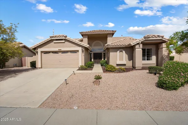 Property Slideshow image 2 of 31 | 8306 w escuda dr, Peoria, AZ, 85382