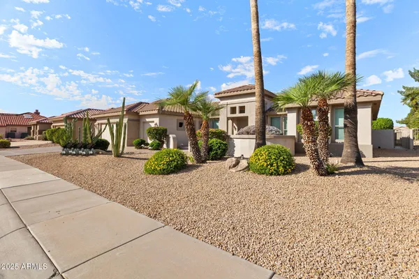 Property Slideshow image 3 of 54 | 17522 n ironhorse dr, Surprise, AZ, 85374