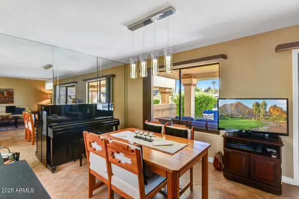 Property Slideshow image 3 of 21 | 9727 w kerry ln, Peoria, AZ, 85382