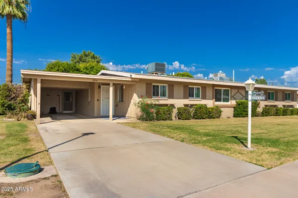 Property Slideshow image 2 of 28 | 11054 n coggins dr, Sun City, AZ, 85351