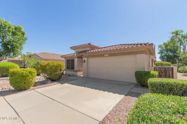 Property Slideshow image 3 of 47 | 4613 e walnut rd, Gilbert, AZ, 85298