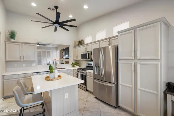 Property Slideshow image 3 of 34 | 4536 e strawberry dr, Gilbert, AZ, 85298