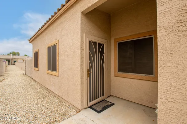 Property Slideshow image 3 of 40 | 18650 n 91st ave 4001, Peoria, AZ, 85382