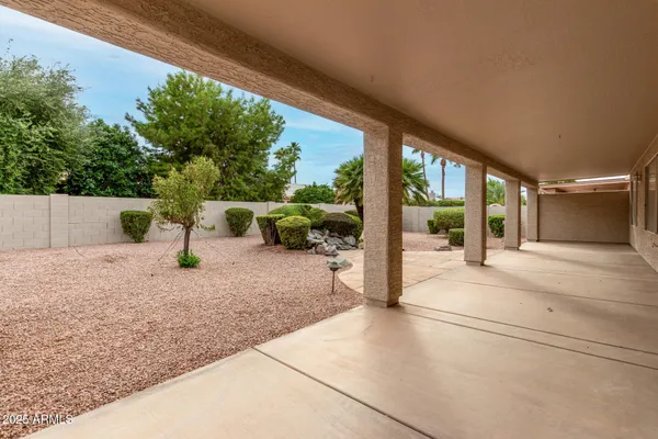 Property Slideshow image 3 of 46 | 10621 e halley dr, Sun Lakes, AZ, 85248