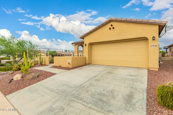 Property Slideshow image 3 of 44 | 17540 w glenhaven dr, Goodyear, AZ, 85338