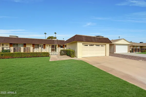 Property Slideshow image 3 of 28 | 10416 w prairie hills cir, Sun City, AZ, 85351