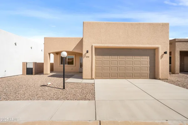 Property Slideshow image 2 of 30 | 293 s meadowood ln, Sierra Vista, AZ, 85635