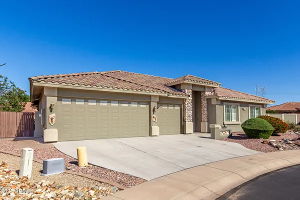 Property Slideshow image 3 of 61 | 2826 s cherrywood cir, Mesa, AZ, 85212
