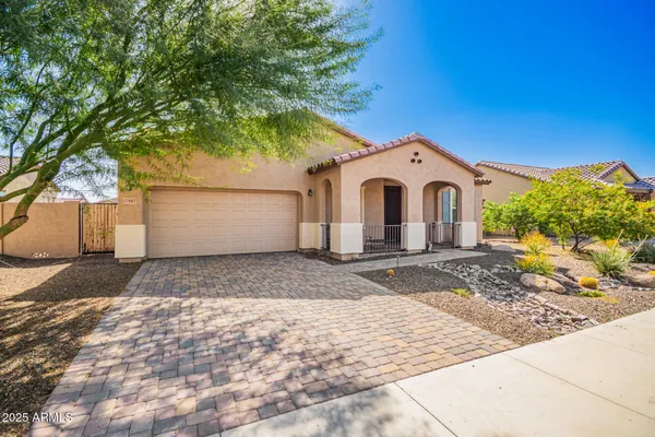 Property Slideshow image 2 of 38 | 17987 w redwood ln, Goodyear, AZ, 85338