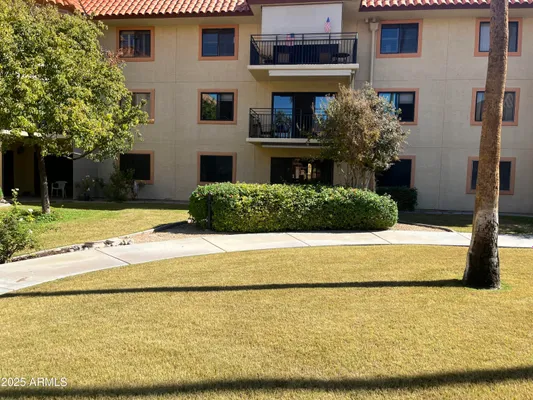 Property Slideshow image 2 of 23 | 10330 w thunderbird blvd c102, Sun City, AZ, 85351