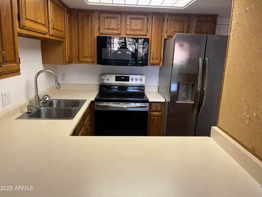 Property Slideshow image 3 of 23 | 10330 w thunderbird blvd c102, Sun City, AZ, 85351