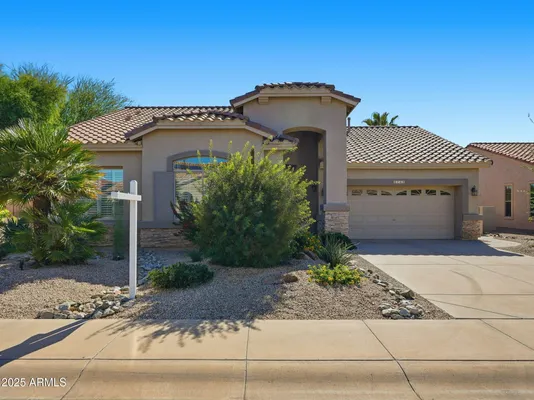 Property Slideshow image 2 of 33 | 4745 e nightingale ln, Gilbert, AZ, 85298