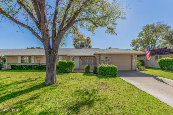 Property Slideshow image 2 of 31 | 9915 w sandstone dr, Sun City, AZ, 85351