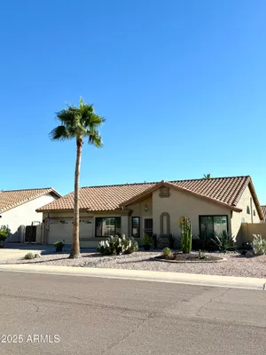 Property Slideshow image 2 of 34 | 9627 w menadota dr, Peoria, AZ, 85382