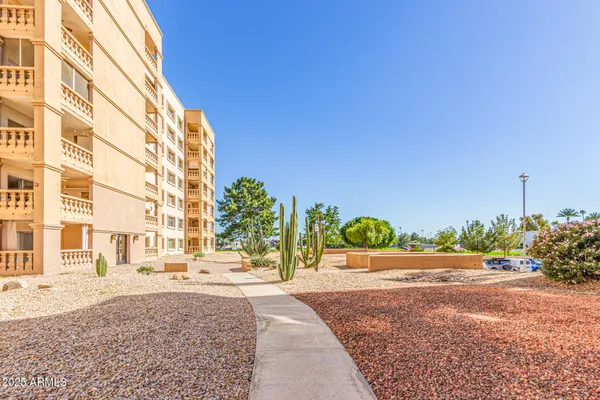 Property Slideshow image 3 of 35 | 7940 e camelback rd unit e 605, Scottsdale, AZ, 85251