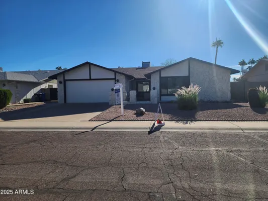 Property Slideshow image 3 of 34 | 11449 s iroquois dr, Phoenix, AZ, 85044