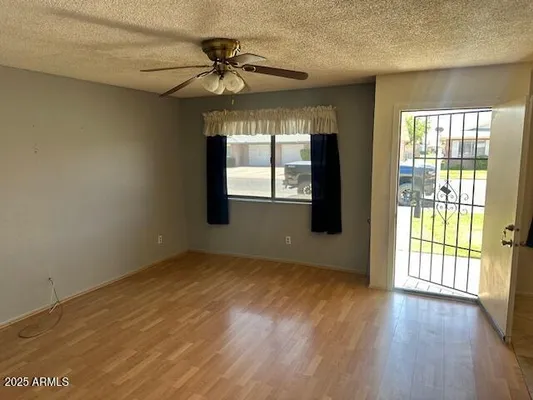 Property Slideshow image 2 of 8 | 9638 w cinnabar ave b, Peoria, AZ, 85345